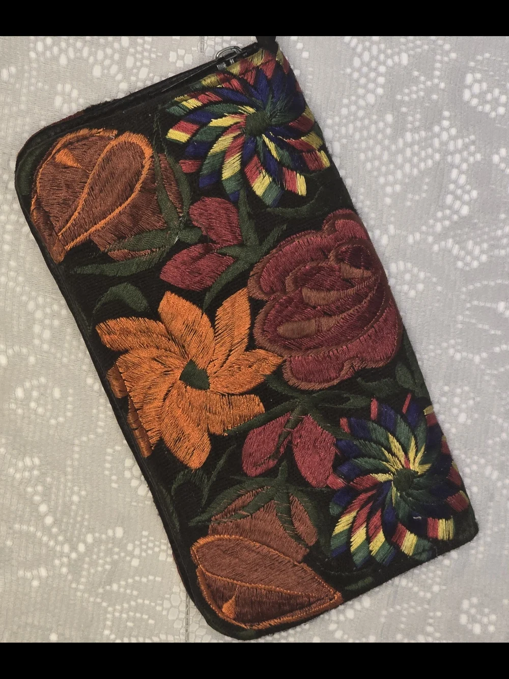 Artisanal Mexican Hand-Embroidered Floral Zipper Clutch Long Wallet